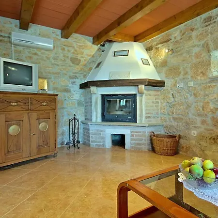 Casa Nadija Babici