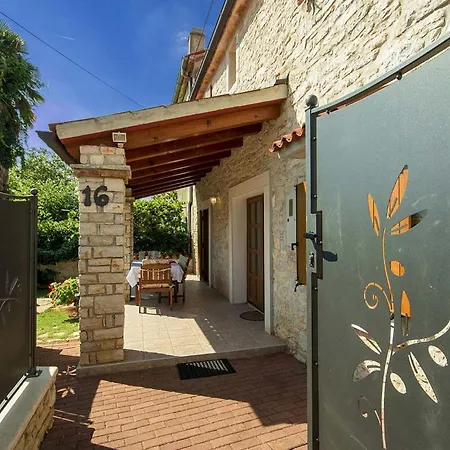 Casa Nadija Holiday home *