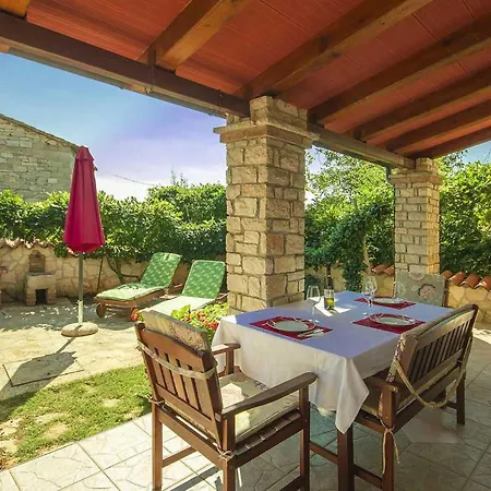 Casa Nadija