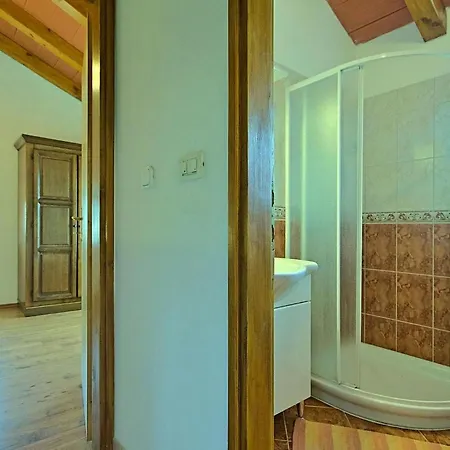 Casa Nadija Babici